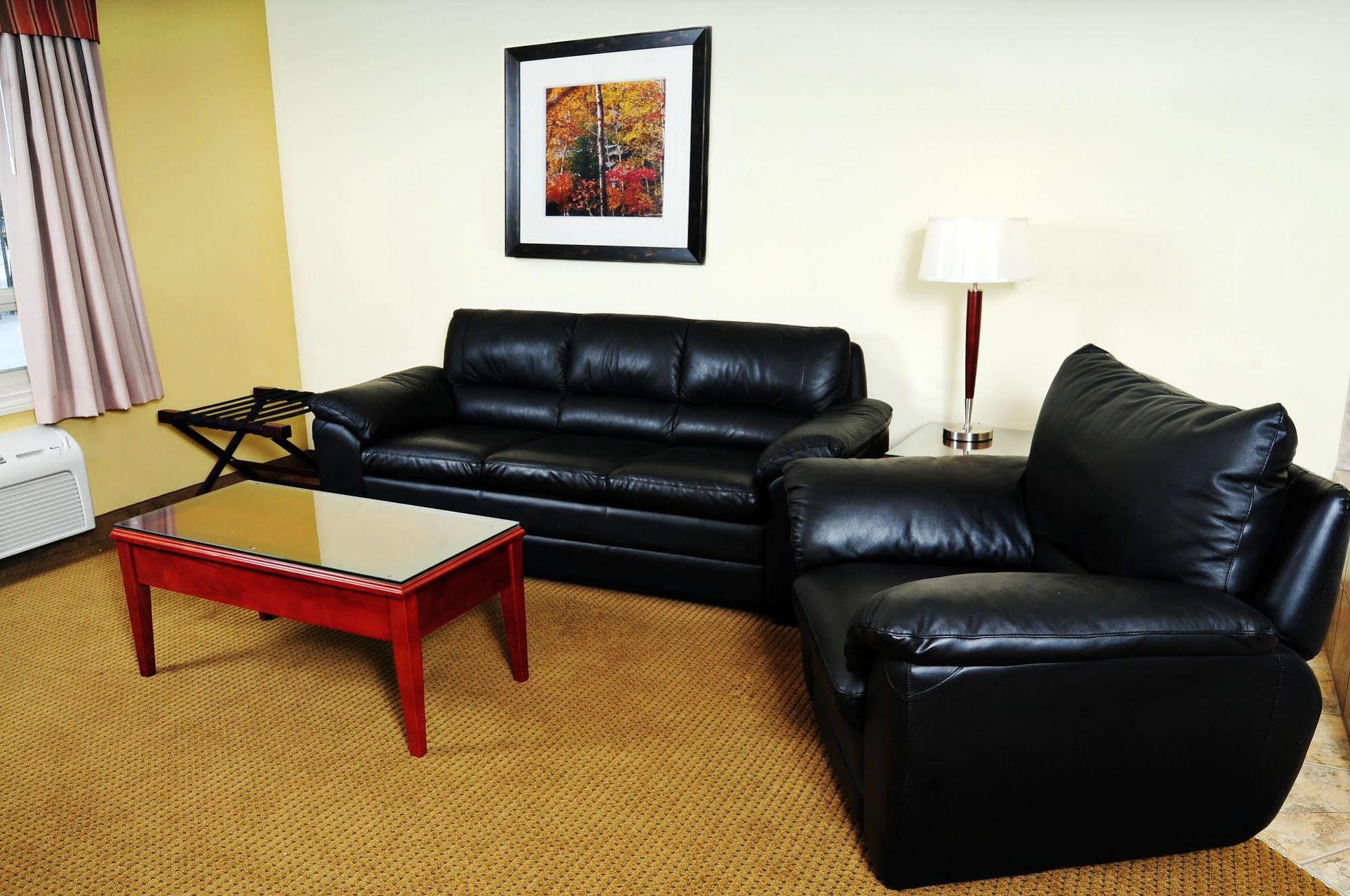 Trend Mountain Hotel & Conference Centre Tumbler Ridge Exteriör bild